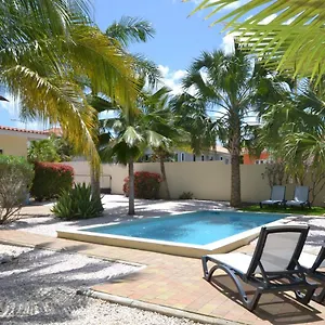 Villa Relex With Private Pool, Willemstad
